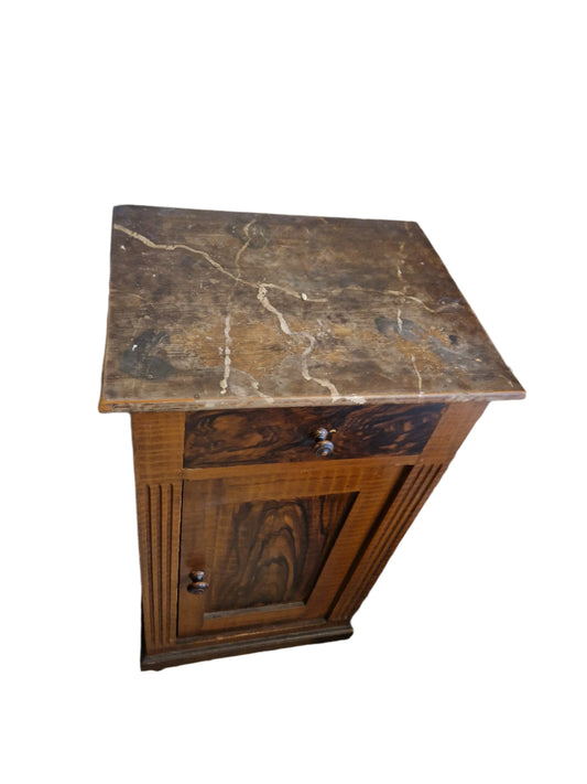 'Altrier' - Solid Oakwood Bedside Table