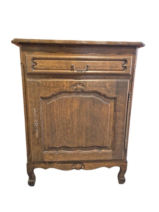 'The King's Fool' - Oakwood Commode