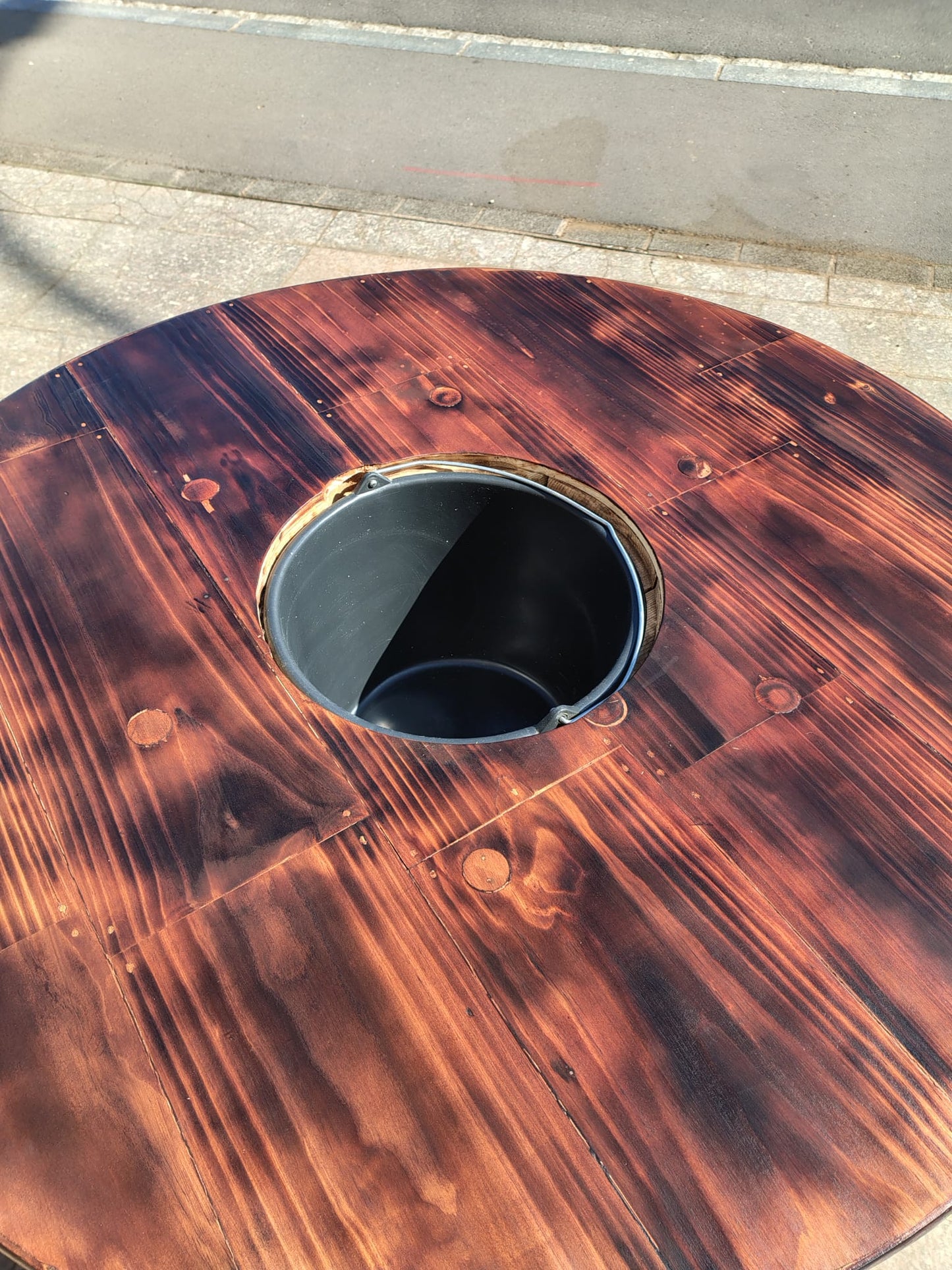 "Kettenbach" - Patio Garden Table with BBQ Grille