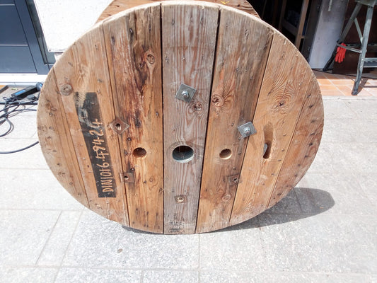 "Kettenbach" - Patio Garden Table with BBQ Grille