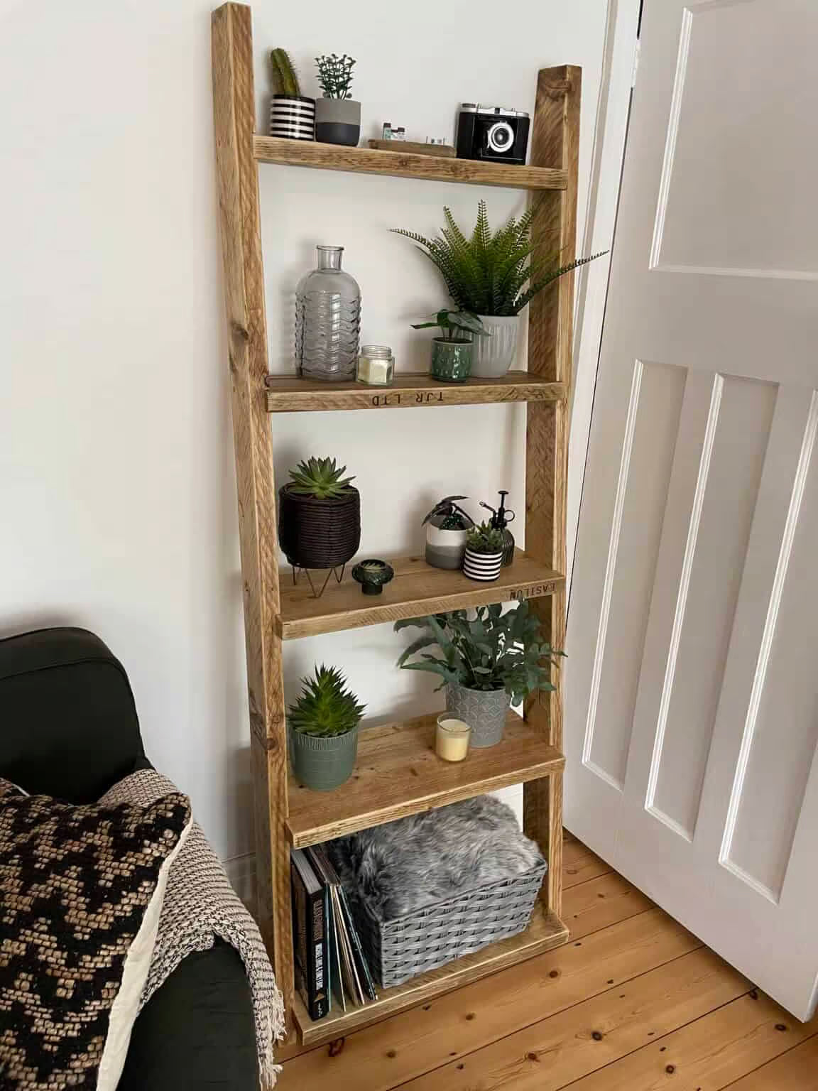 THE PISA - Reclaimed Wooden Ladder Shelves